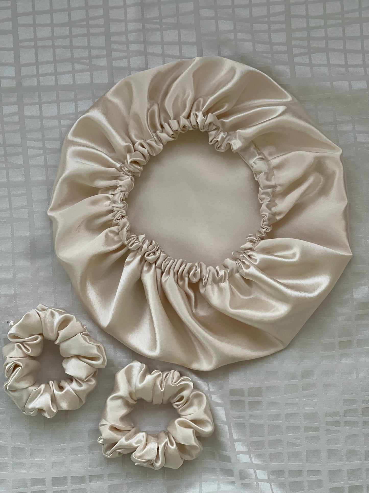 Satin bonnets